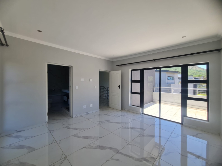 To Let 4 Bedroom Property for Rent in Melodie North West